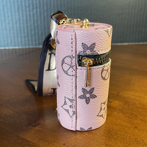 Pocketbook Charm. Pink Mini Cylinder. Zippered. NWOT - Picture 4 of 11